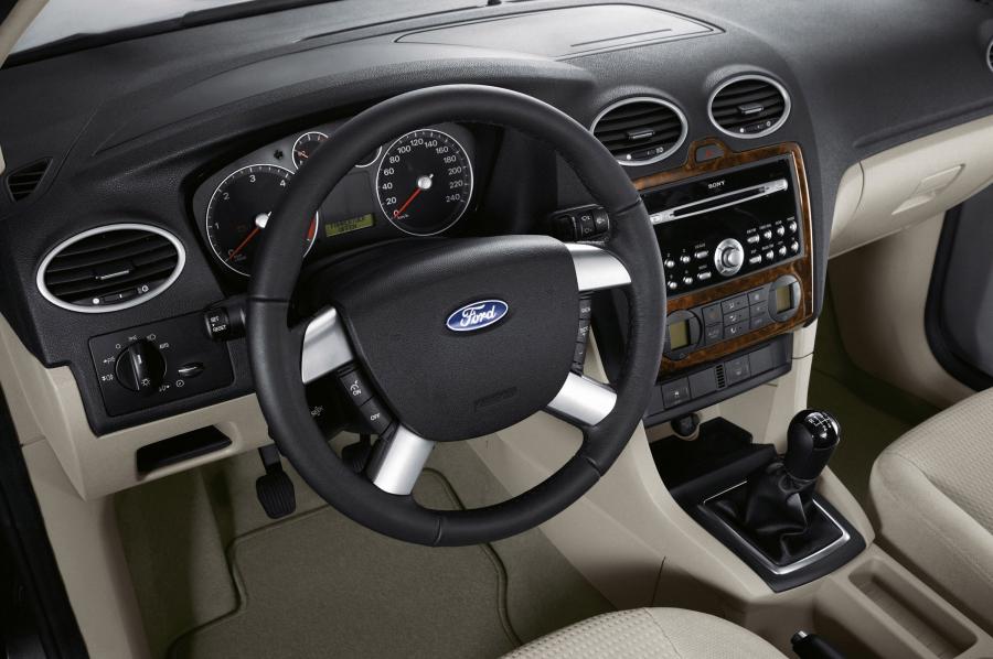  Ford Focus 2005 года  (фото 33 из 116)